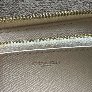 Coach Accordian Leather Zip Wallet